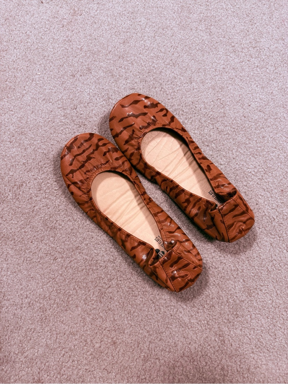 NWOB Chestnut Tiger-Print Foldable Ballet Flats Size 9